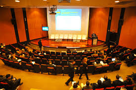 Plenário do local em evento